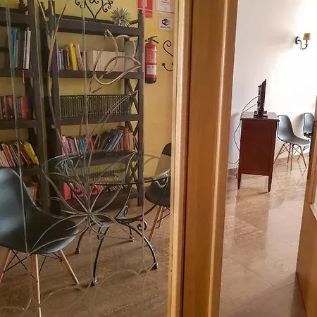 Plaza Escribano Hotel 2*