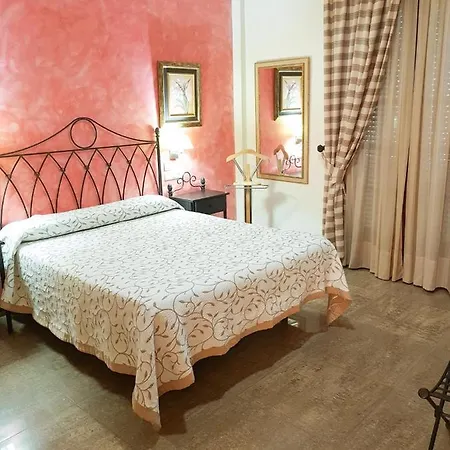 Plaza Escribano 2* Могер